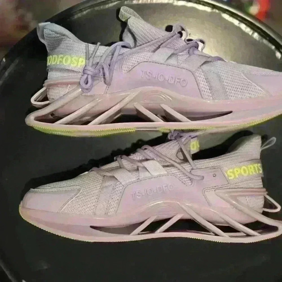 LAVENDER Athletic Sneakers Size 11 - Picture 3 of 3